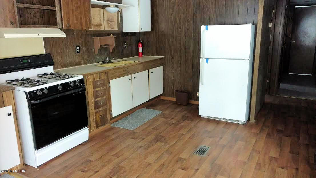 2862 N 5th St, White Cloud, MI 49349 photo 5