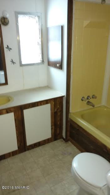 2862 N 5th St, White Cloud, MI 49349 photo 3
