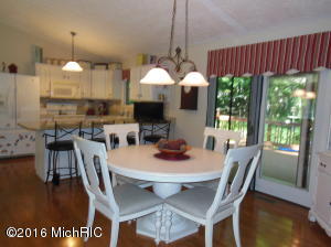 7526 5th S, Mattawan, MI 49071 photo 4