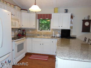 7526 5th S, Mattawan, MI 49071 photo 3