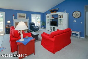 12101 Southgate Dr, Plainwell, MI 49080 photo 4