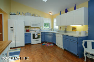 12101 Southgate Dr, Plainwell, MI 49080 photo 8