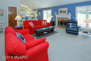 12101 Southgate Dr, Plainwell, MI 49080 photo 5