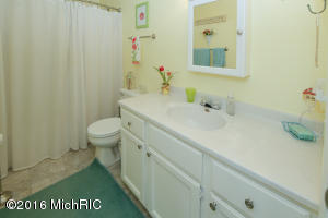 12101 Southgate Dr, Plainwell, MI 49080 photo 15
