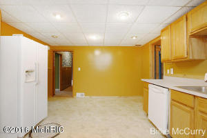 95 E Washington, Newaygo, MI 49337 photo 5