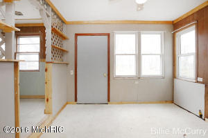 95 E Washington, Newaygo, MI 49337 photo 17