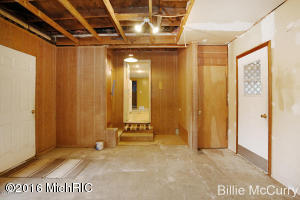 95 E Washington, Newaygo, MI 49337 photo 16