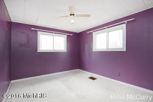 95 E Washington, Newaygo, MI 49337 photo 12