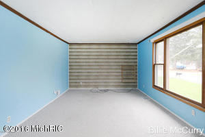 95 E Washington, Newaygo, MI 49337 photo 6
