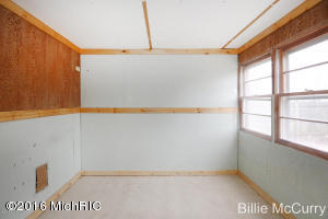 95 E Washington, Newaygo, MI 49337 photo 15