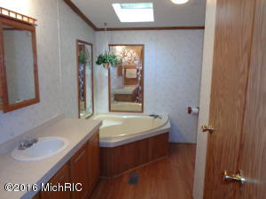 2970 S Oak, White Cloud, MI 49349 photo 9