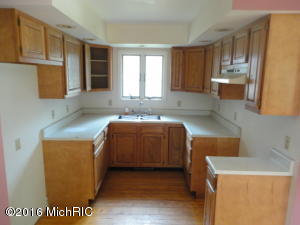 4018 E Shore Dr, Stanton, MI 48888 photo 7