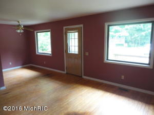 4018 E Shore Dr, Stanton, MI 48888 photo 10