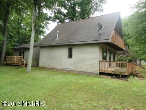4018 E Shore Dr, Stanton, MI 48888 photo 4