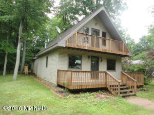 4018 E Shore Dr, Stanton, MI 48888 photo 2