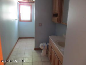 435 Prospect, Constantine, MI 49042 photo 5
