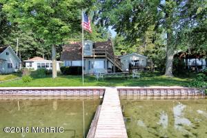 5420 E Oak St, Newaygo, MI 49337 photo 1