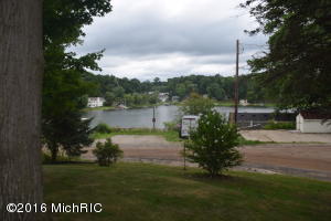 12440 Cabin Dr NE, Belding, MI 48809 photo 4