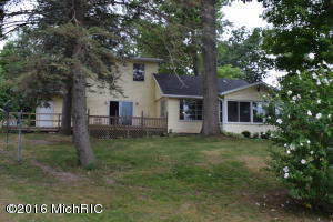 12440 Cabin Dr NE, Belding, MI 48809 photo 2
