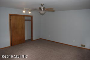 12440 Cabin Dr NE, Belding, MI 48809 photo 9