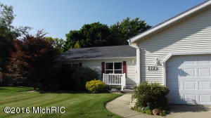 272 Riverview Dr, Coldwater, MI 49036 photo 2