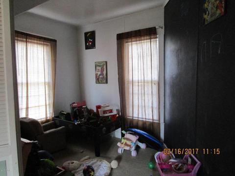 211 E Walnut St, Albion, MI 49224 photo 4