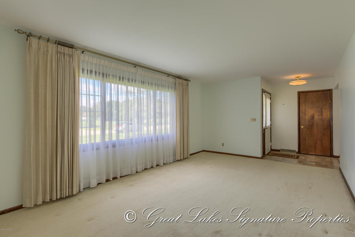 722 N State, Belding, MI 48809 photo 6