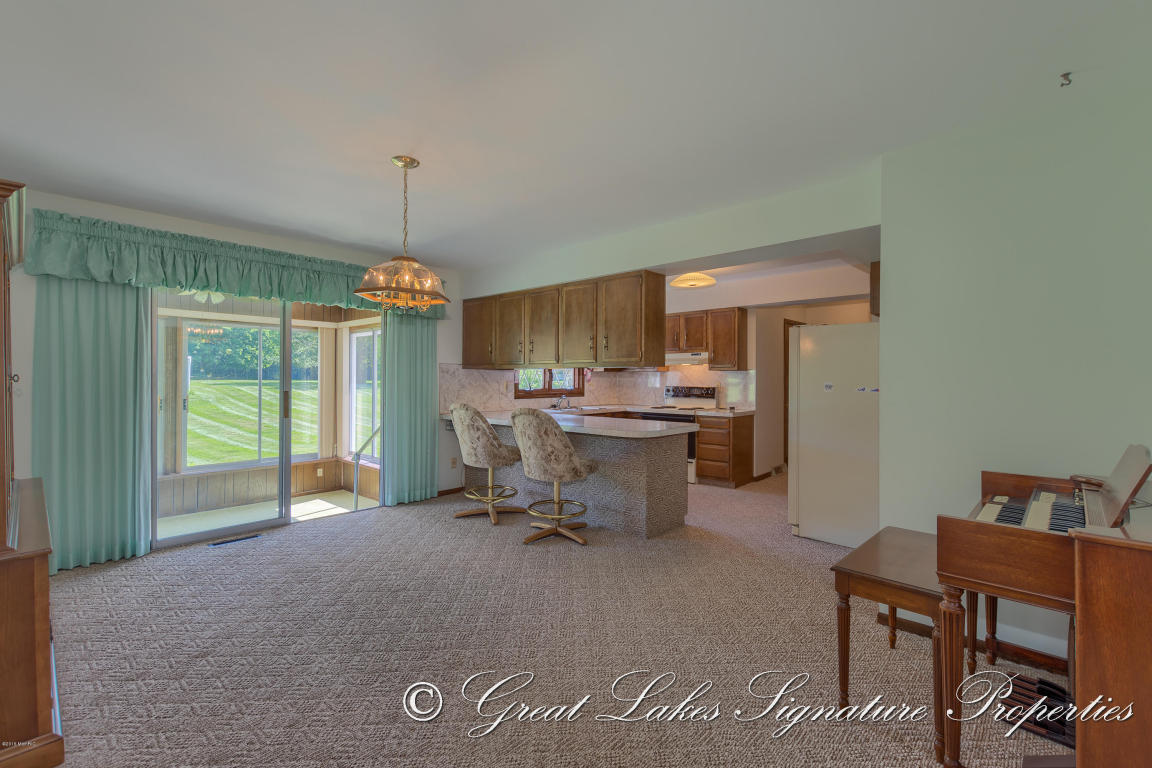 722 N State, Belding, MI 48809 photo 7