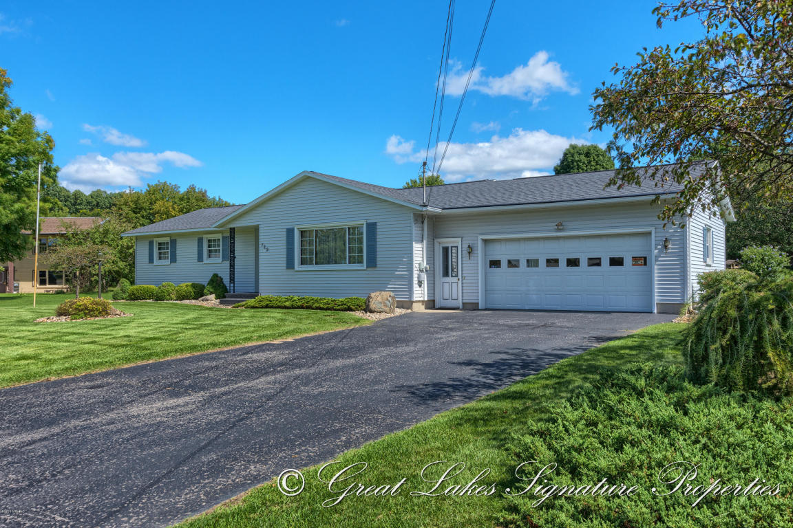 722 N State, Belding, MI 48809 photo 39