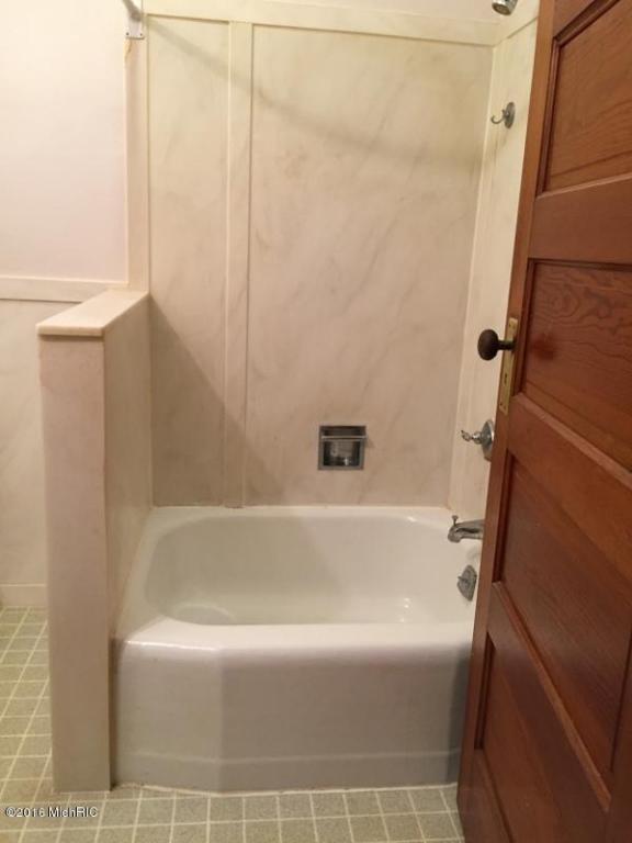 509 E Green St, Marshall, MI 49068 photo 21