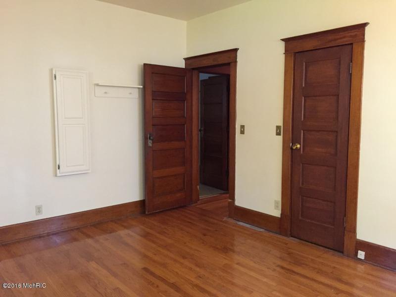 509 E Green St, Marshall, MI 49068 photo 25