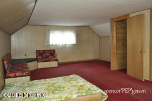 512 Broas St, Belding, MI 48809 photo 14