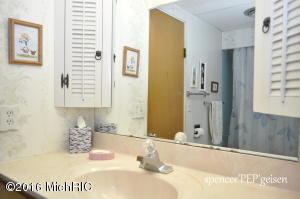 512 Broas St, Belding, MI 48809 photo 11