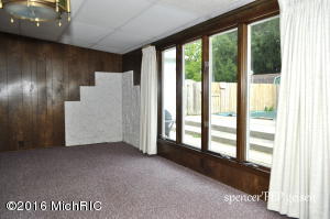 512 Broas St, Belding, MI 48809 photo 9