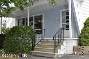 512 Broas St, Belding, MI 48809 photo 3
