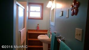 608 E Maple St, Carson City, MI 48811 photo 11