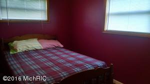 608 E Maple St, Carson City, MI 48811 photo 9