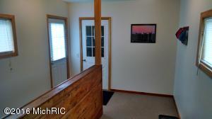 608 E Maple St, Carson City, MI 48811 photo 12
