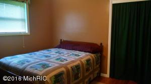 608 E Maple St, Carson City, MI 48811 photo 10