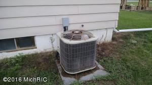 608 E Maple St, Carson City, MI 48811 photo 18