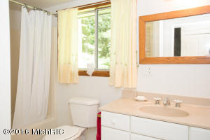 722 N Gordon, Marshall, MI 49068 photo 9