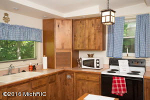 722 N Gordon, Marshall, MI 49068 photo 7