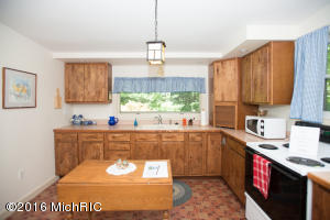 722 N Gordon, Marshall, MI 49068 photo 8