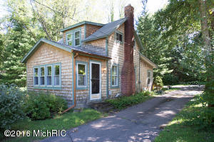 722 N Gordon, Marshall, MI 49068 photo 1