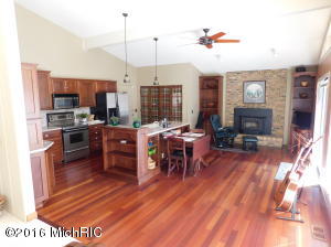 348 Highland Ct, Plainwell, MI 49080 photo 15