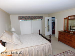 348 Highland Ct, Plainwell, MI 49080 photo 28