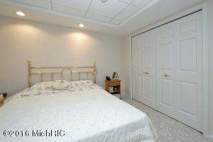 9327 Arrowhead Dr E, Scotts, MI 49088 photo 37