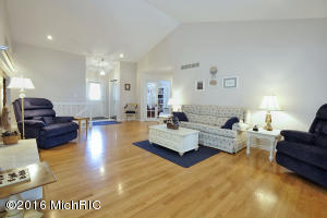 9327 Arrowhead Dr E, Scotts, MI 49088 photo 3