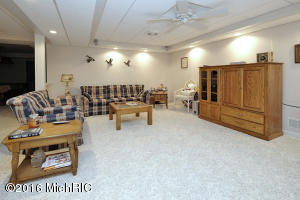 9327 Arrowhead Dr E, Scotts, MI 49088 photo 29