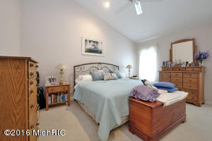9327 Arrowhead Dr E, Scotts, MI 49088 photo 22